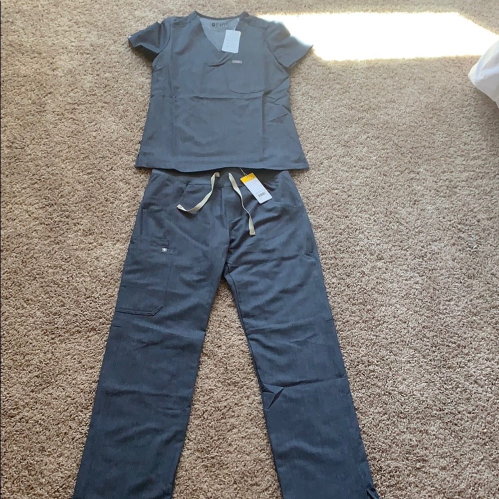 Figs scrubs